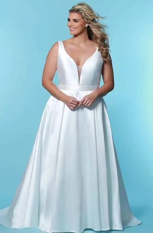 TightdefenseSydneys Closet Plus Size Wedding Dress